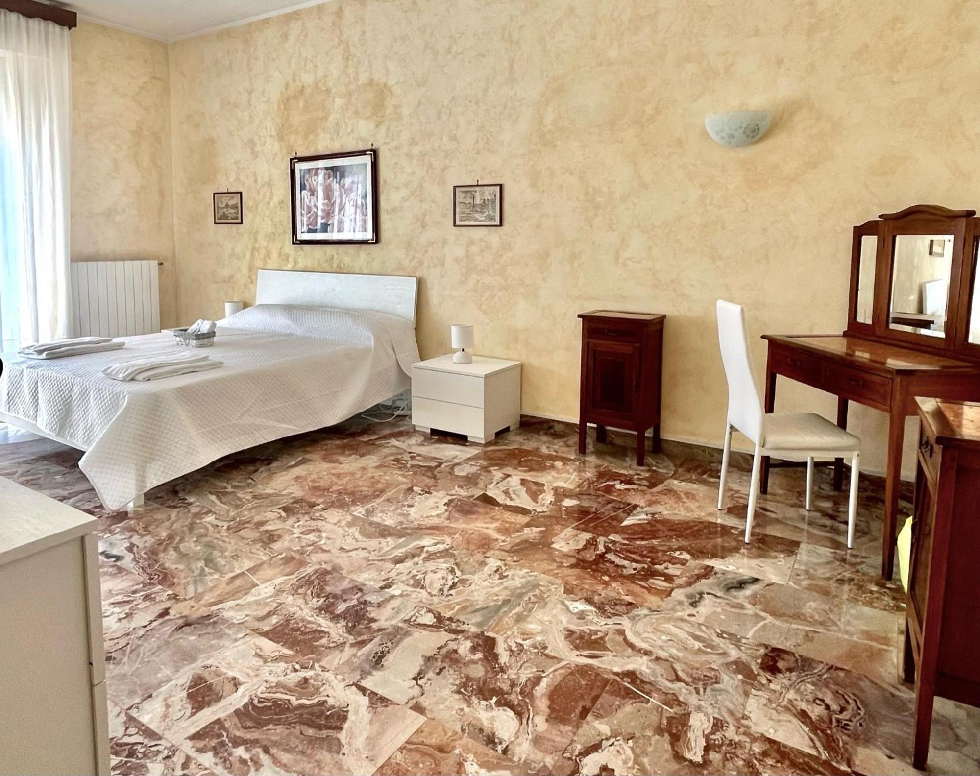 Le Ville Tivoli - Suites, Tivoli City Center! Dış mekan fotoğraf